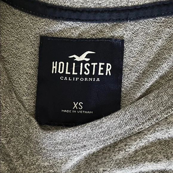 Hollister Men’s XS Blue Ombre and Gray Tees-2 pack - Picture 2 of 3